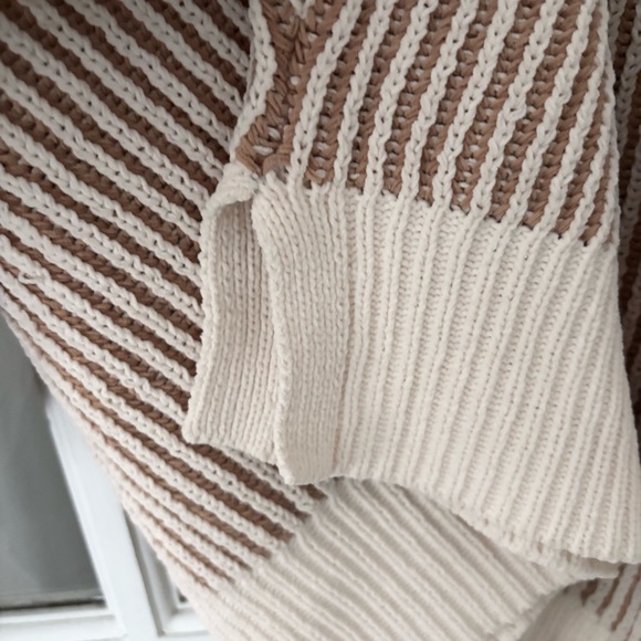 ❣️AERIE Beyond Chenille Sweater Sz M - Picture 4 of 12